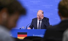 德国的考验：“交通灯”熄灭、特朗普2.0来袭