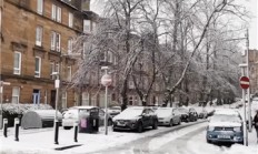 英国大降雪 多个机场跑道暂时关闭