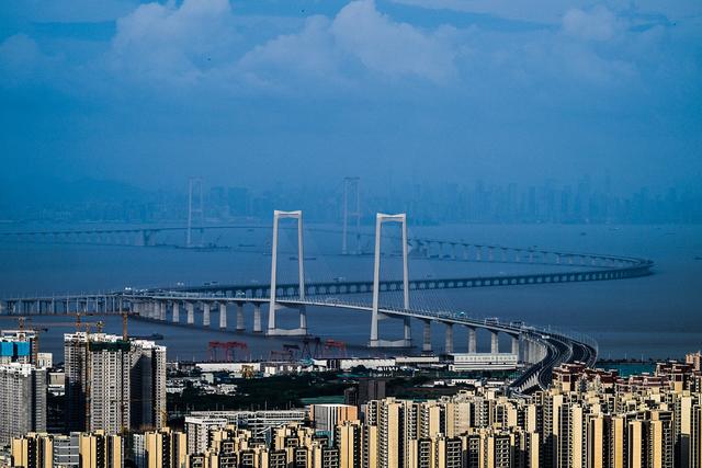 深中通道正式通车 首小时车流量超过7000车次